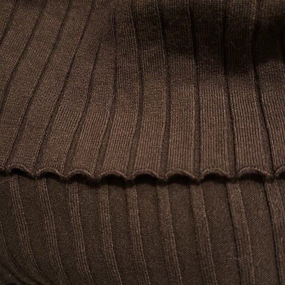 GARAGE brown v neck sweater Size XL - Picture 2 of 3